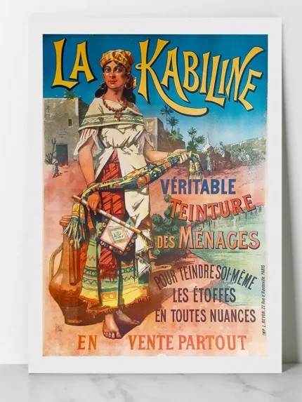 Affiche publicitaire vintage La Kabiline montrant une femme en costume traditionnel tenant un tissu teint.