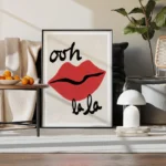 affiche ooh la la bouche rouge levres pulpeuses typographie noire peinture retro pop art anna morner dzeco art